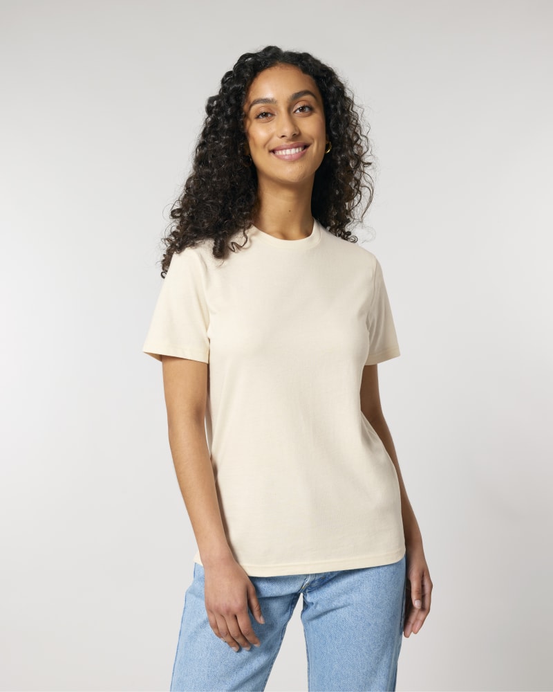Unisex Mid-Light-T-Shirt Crafter STTU170 Photograph of a woman